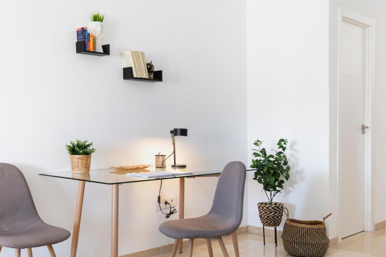 Leones Home, Parking Y Vistas Al Rio Appartement Sevilla